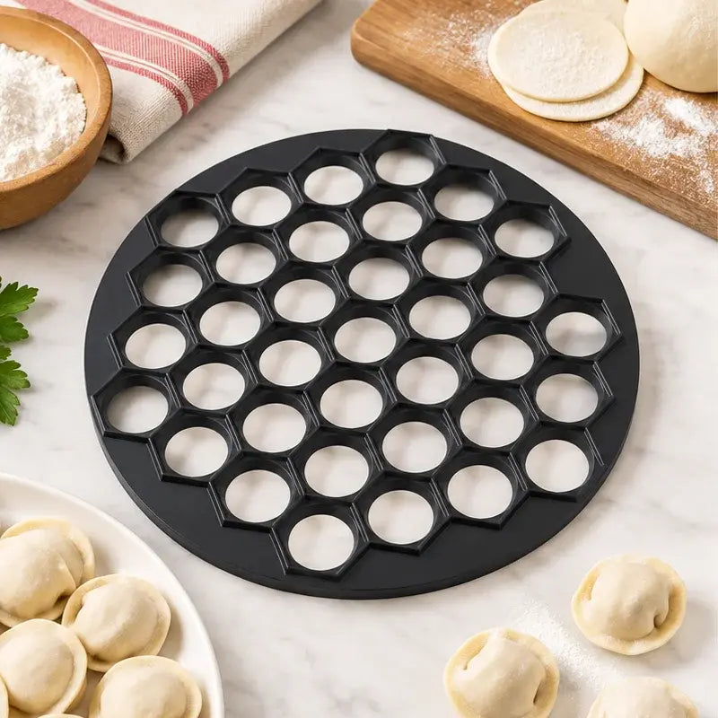 🥟 Pripravte pirohy či pelmene za pár sekúnd! Forma na 37 kusov · Jedným stlačením získate 37 rovnakých kúskov · Efektívne, rýchle a ľahko sa čistí!