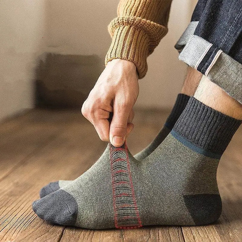 😍🧦【10 párov】Antibakteriálne, dezodorizačné a teplé vlnené ponožky na jeseň a zimu.
